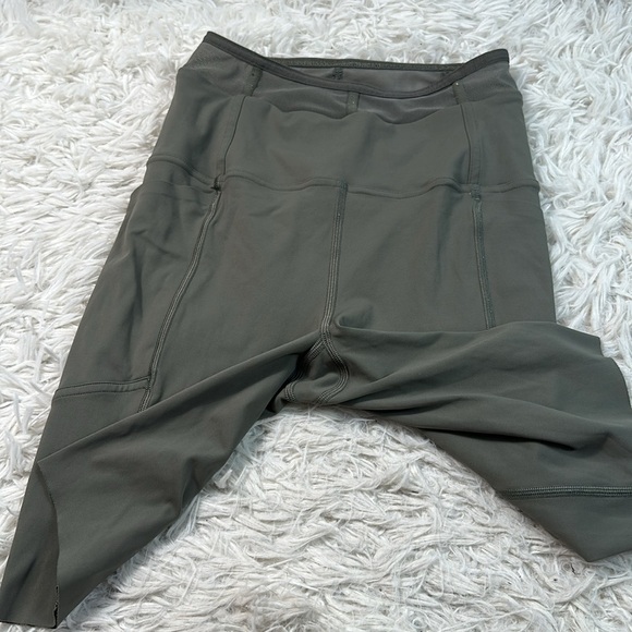 Lululemon Femme Force Super High Rise Short 8" Grey Sage - Picture 2 of 5